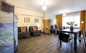 Exceptionally Located Apartment In Plaka For 6 Ppl